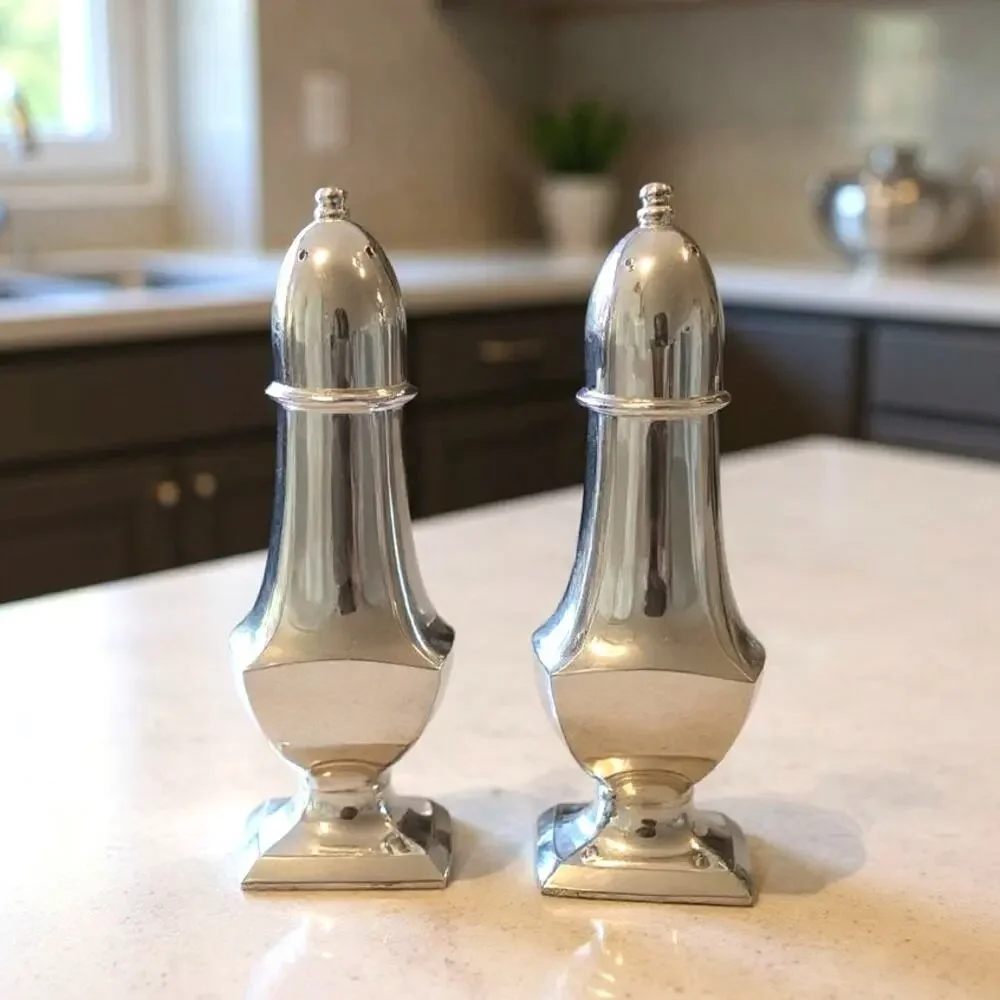 Oneida Chippendale Silverplate Salt & Pepper Shakers Japan Tarnish Resistant